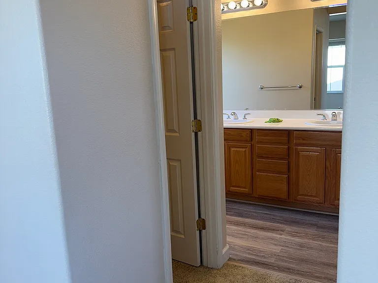 1084 Cottage Ln — Photo 31