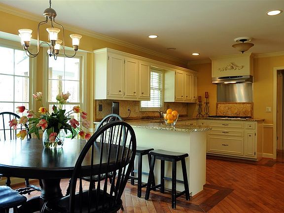 3rd image of 4232 Glen Meadow Dr