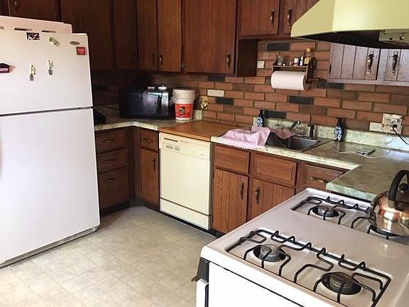 2nd image of 806 W Woodlawn Ave