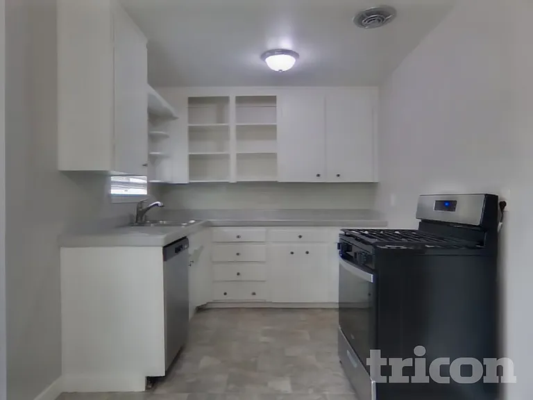6900 Coronation Ct — Photo 5