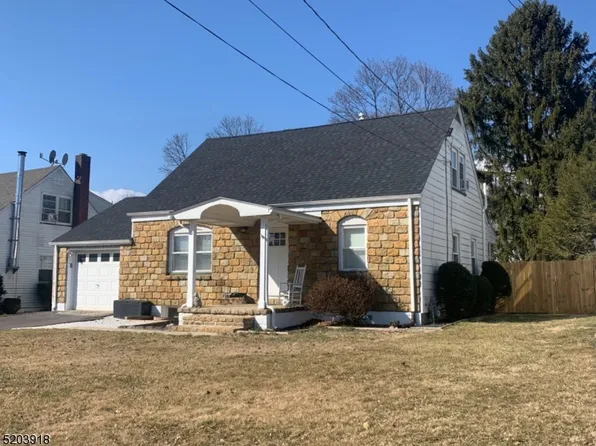 5 Valley View Ter, Washington Boro, NJ 07882