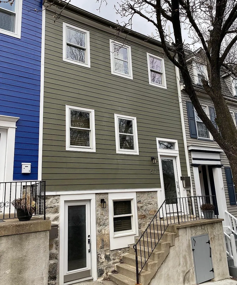 2 bed, 1300 sqft, $1,990 — Photo 1