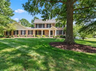 2032 Wilson Ridge Ln, Chesterfield, MO 63005