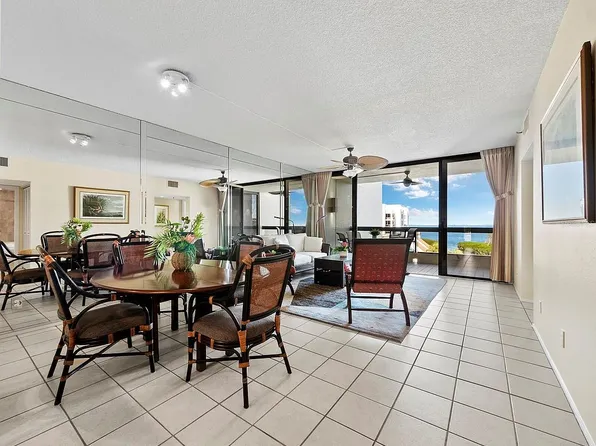 1932 Harbourside Dr Unit 242, Longboat Key, FL 34228