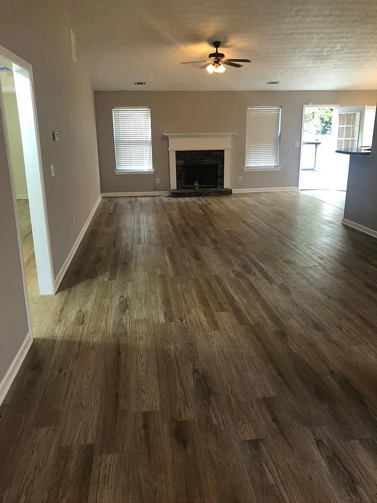 3 bed, 1908 sqft, $2,300 — Photo 3