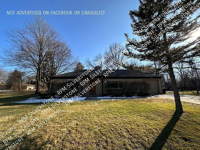 2362 Sanders Pl — Photo 2