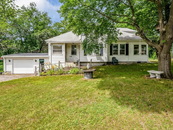 59 Riverneck Rd, Chelmsford, MA 01824