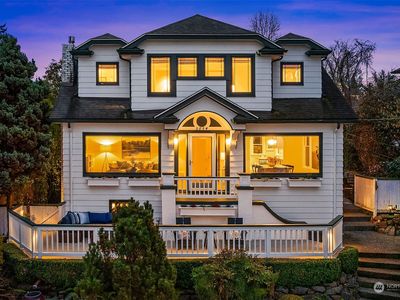 5854 E Green Lake Way N, Seattle, WA, 98103