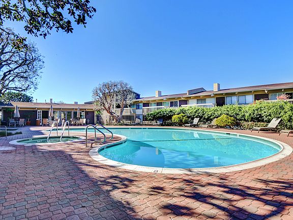 4th image of 6526 Ocean Crest Dr APT A314