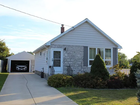 2779 Cloverbank Rd, Hamburg, NY 14075