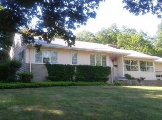 6 Tapley Rd, Lynnfield, MA 01940