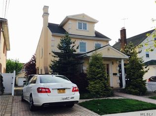 3822 204th St, Flushing, NY 11361
