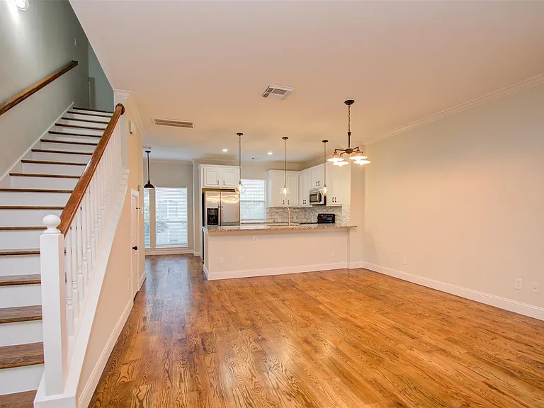 1733 Tuam St — Photo 14