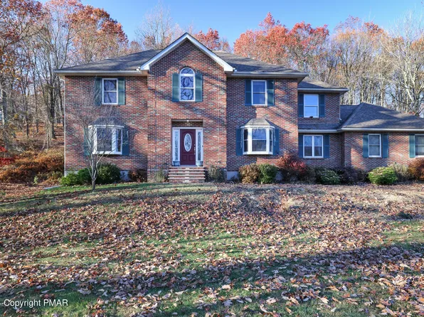 211 Cactus Rd, Stroudsburg, PA 18360