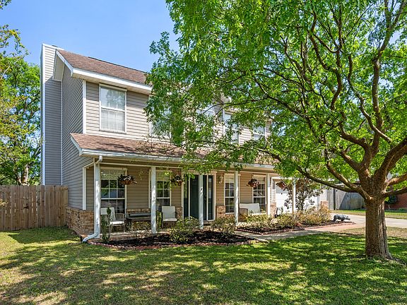 5th image of 2204 Creekwood Ct