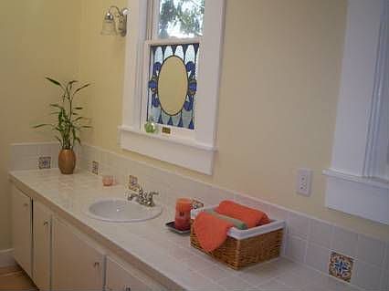 Main Floor Bath 