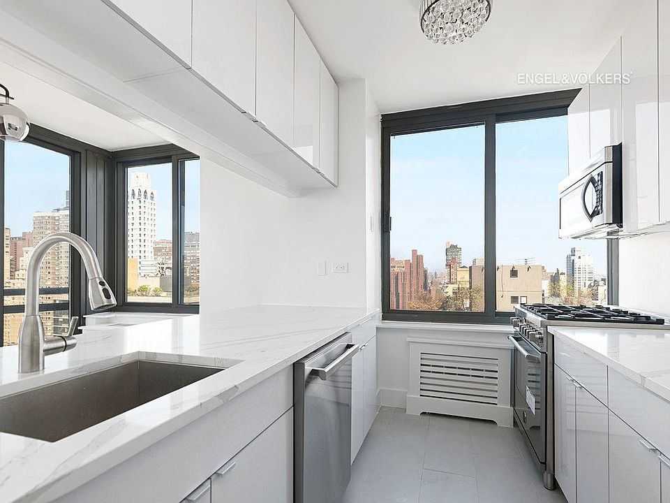 1st image of 1632 2nd Ave #2603