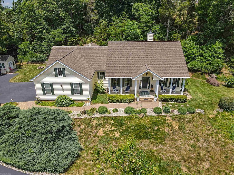 1st image of 1020 Cassatt Ln