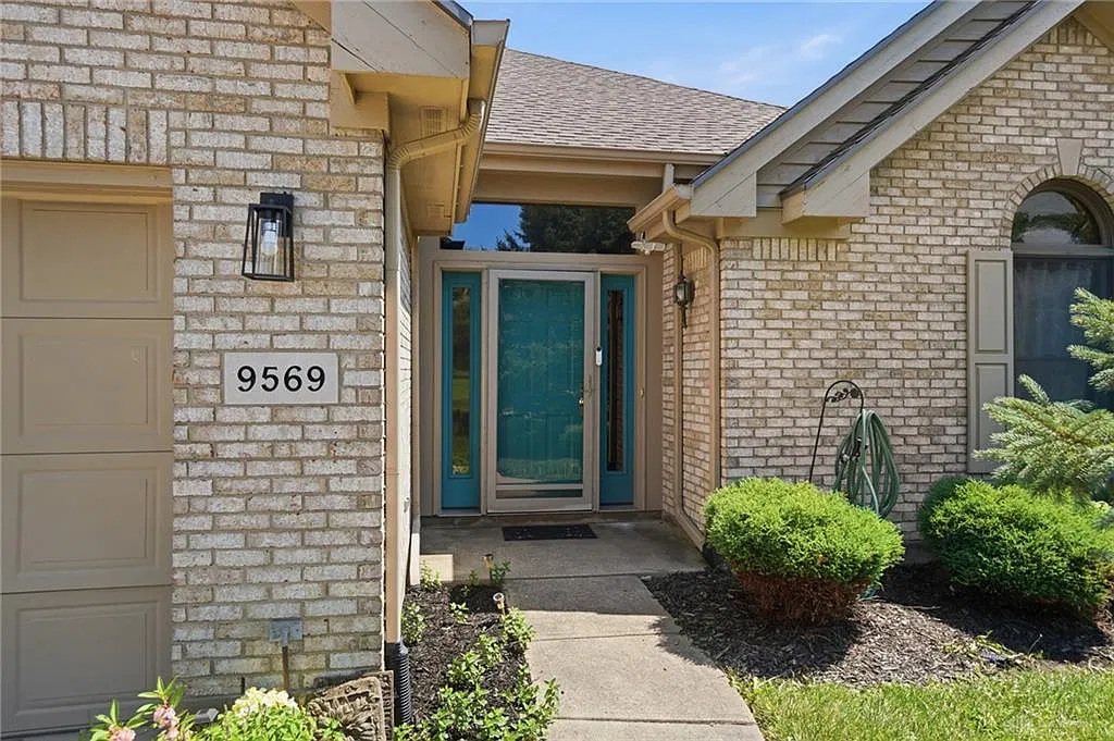 3 bed, 2.0 bath, 1662 sqft, $1,900 — Photo 3