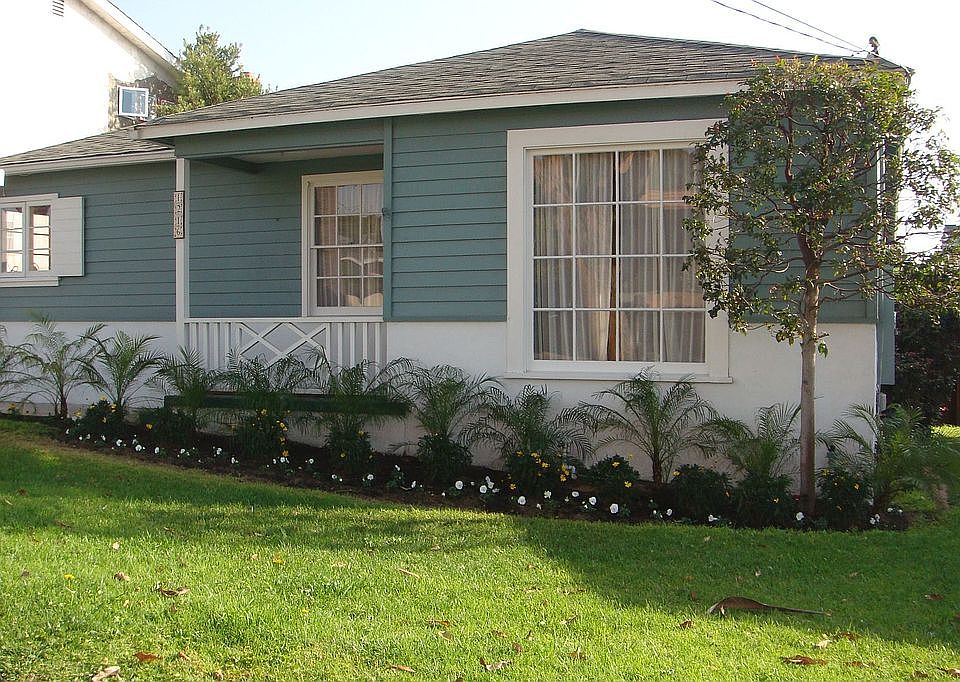 1st image of 1216 E Mariposa Ave