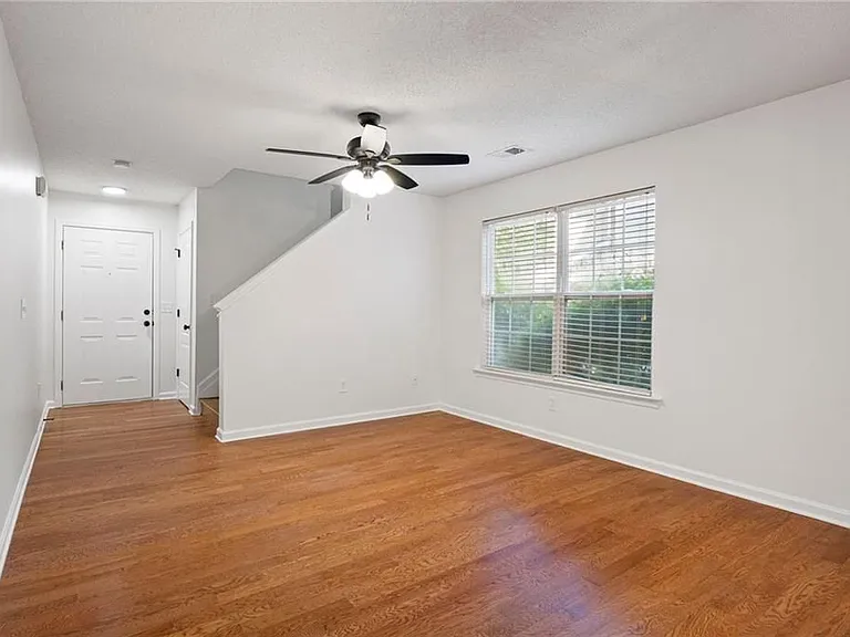 176 Darbys Crossing Ct — Photo 13