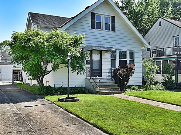 7715 Ackley Rd, Parma, OH 44129