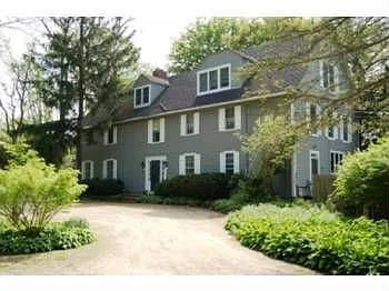 15575 W Rockland Rd photo 1