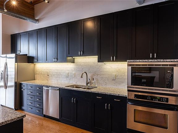 4th image of 210 W 5th St APT 203