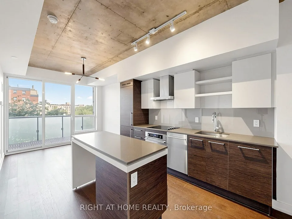 1030 King St W #512