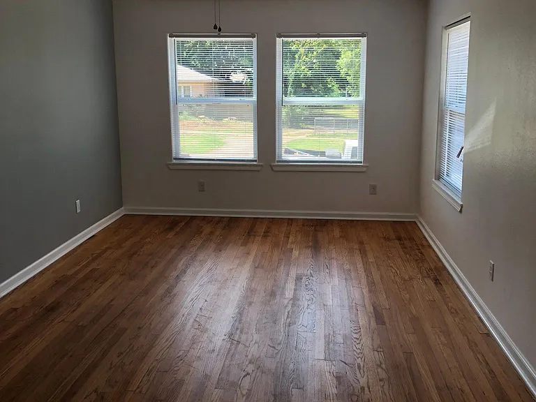 704 W 9th Ave — Photo 16