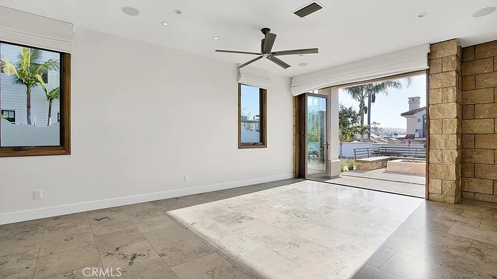 4 bed, 3.5 bath, 3004 sqft, $15,000 — Photo 4