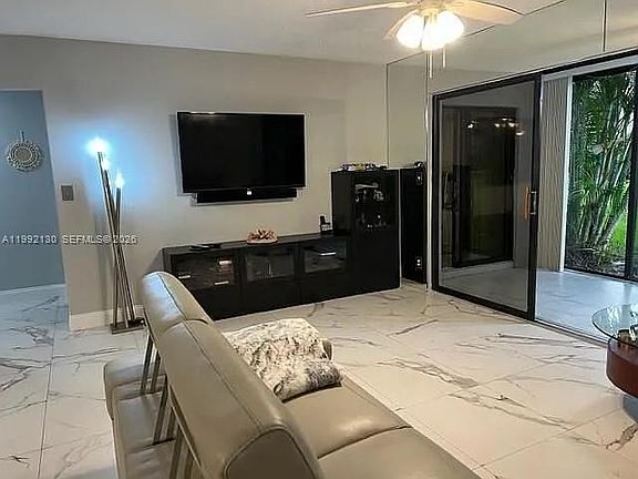 4th image of 4073 NW 22nd St #226D