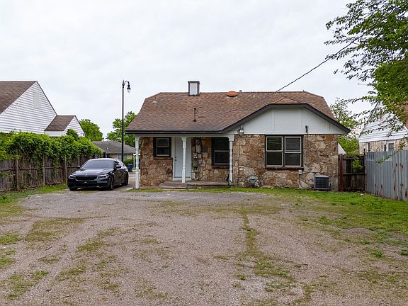 5th image of 624 SW 44th St