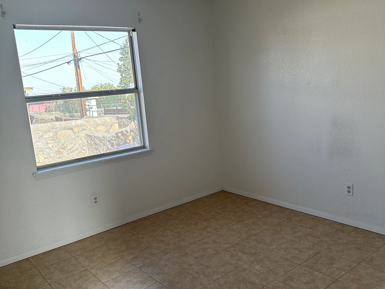 1 bed, 600 sqft, $920 — Photo 3