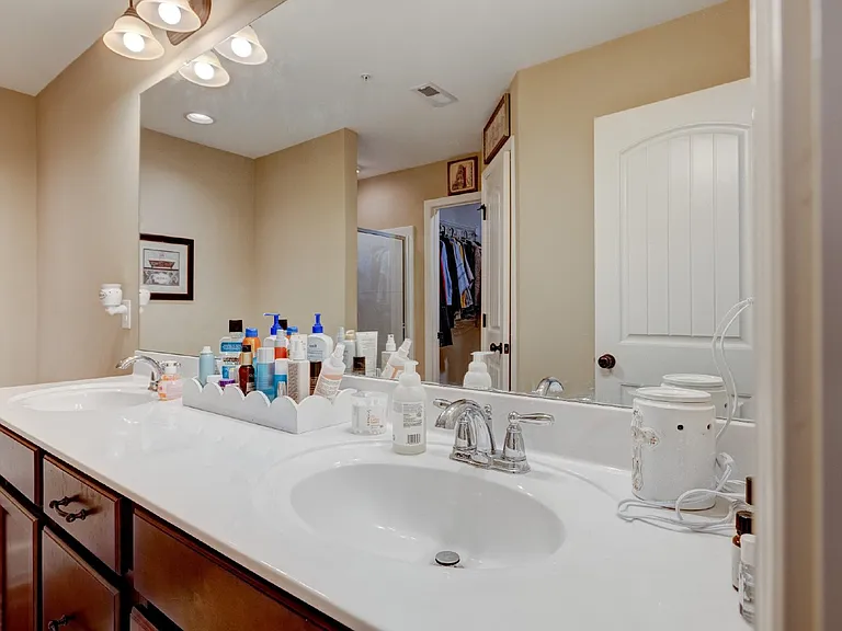 206 Bixby Private Ln — Photo 25