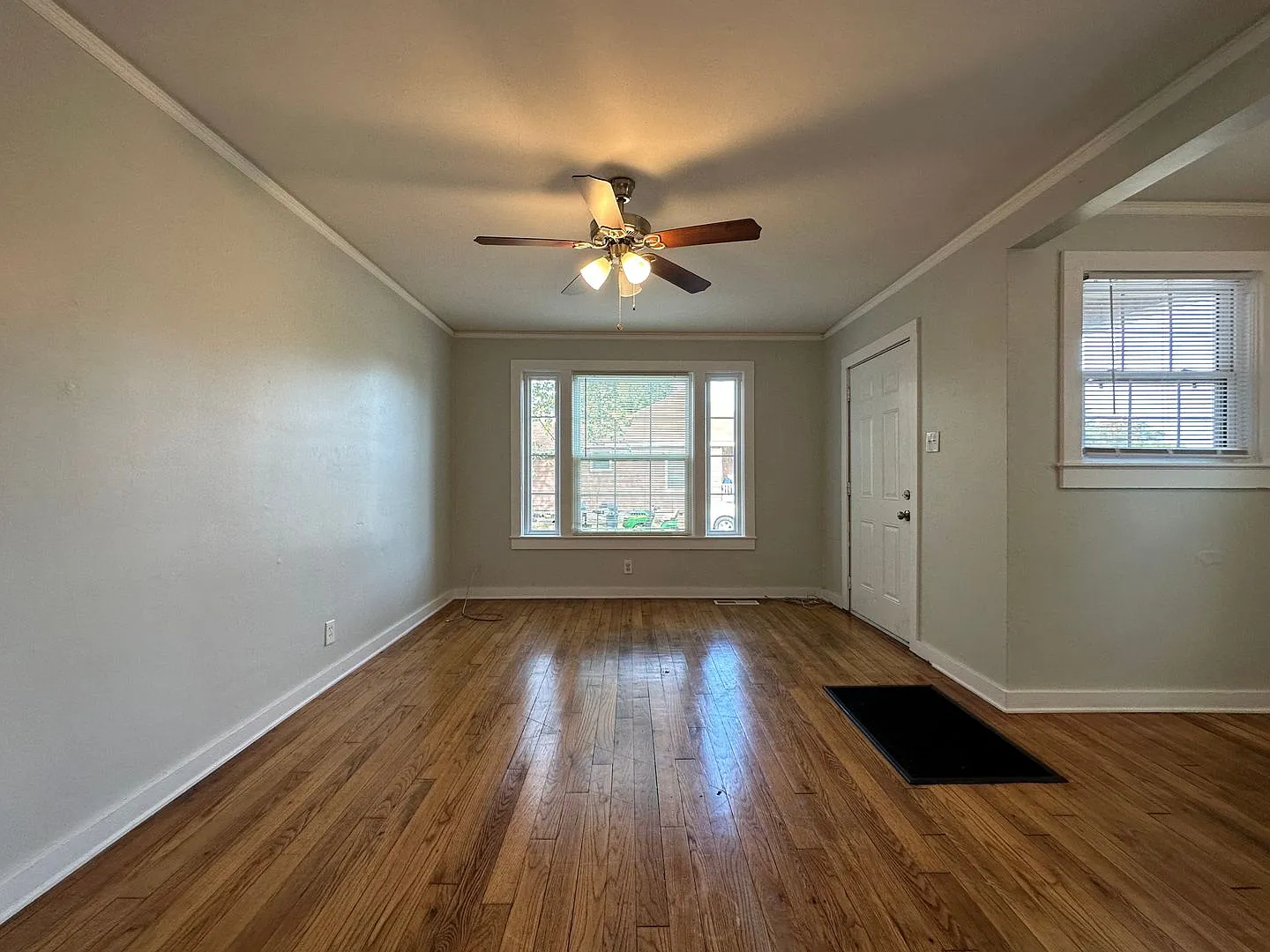 Beautiful Home - 2 Bed, 1 Bath — Photo 4