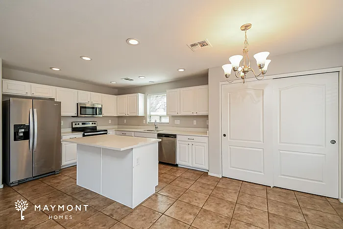 4 bed, 3.0 bath, 2664 sqft, $2,145 — Photo 3