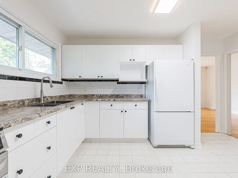 2097 Kingsley Rd — Photo 11