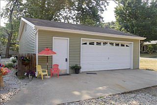 2nd image of 228 Manor Dr