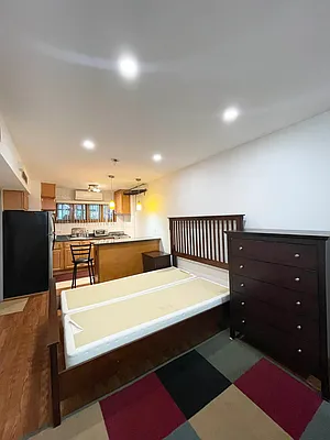 Rented by Keller Williams NYC | media 3