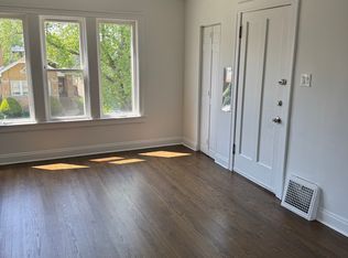 5418 W Eddy St #2, Chicago, IL 60641