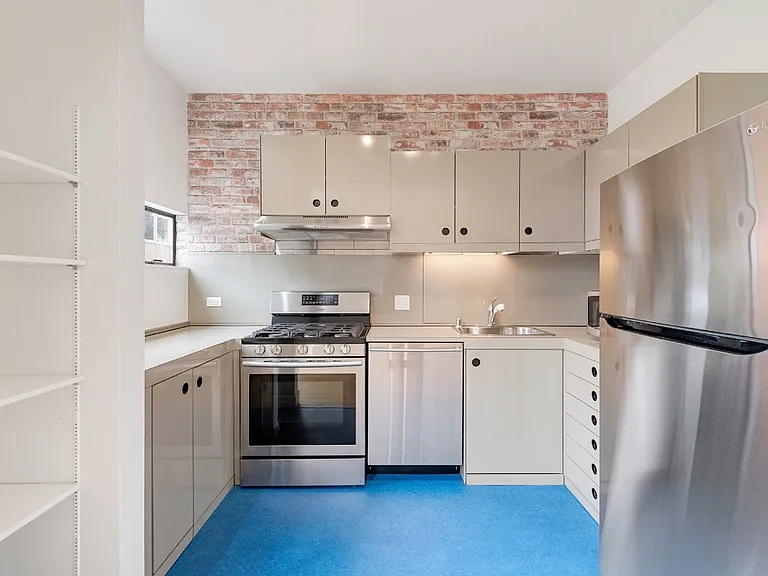 55 Vandewater St #7 — Photo 9
