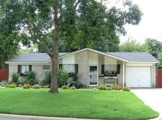 2200 Cales Dr, Arlington, TX 76013