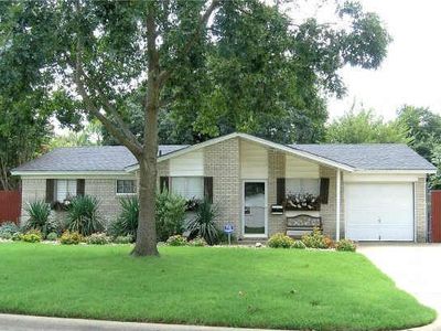 2200 Cales Dr, Arlington, TX, 76013