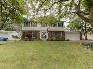 1015 Lancaster Dr, Saint Charles, MO