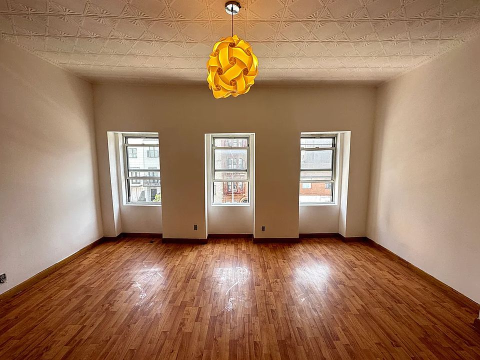 1st image of 980 Bedford Ave APT 3