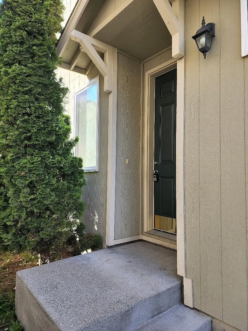 Fredrickson Area 3 Bedroom, 2.5 Bathroom Puyallup Home With Den Silver Pointe Community — Photo 4