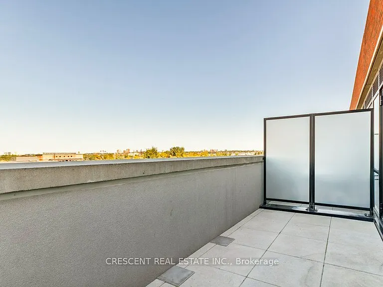 2300 Saint Clair Ave W #527 — Photo 23
