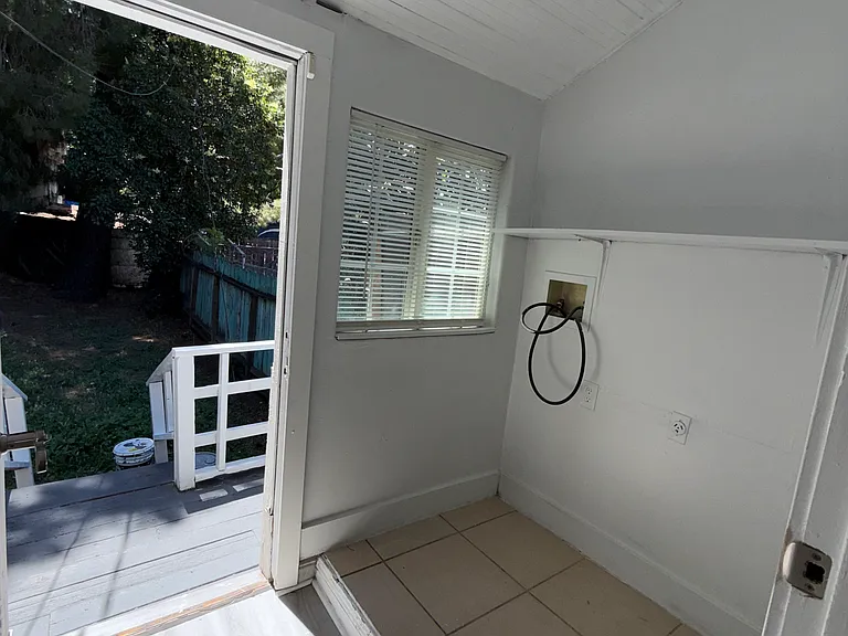 728 E Fremont St — Photo 24