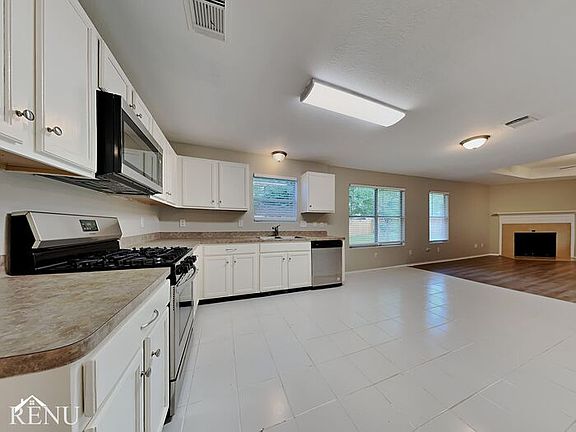 3rd image of 10430 Ravenwood View Ln